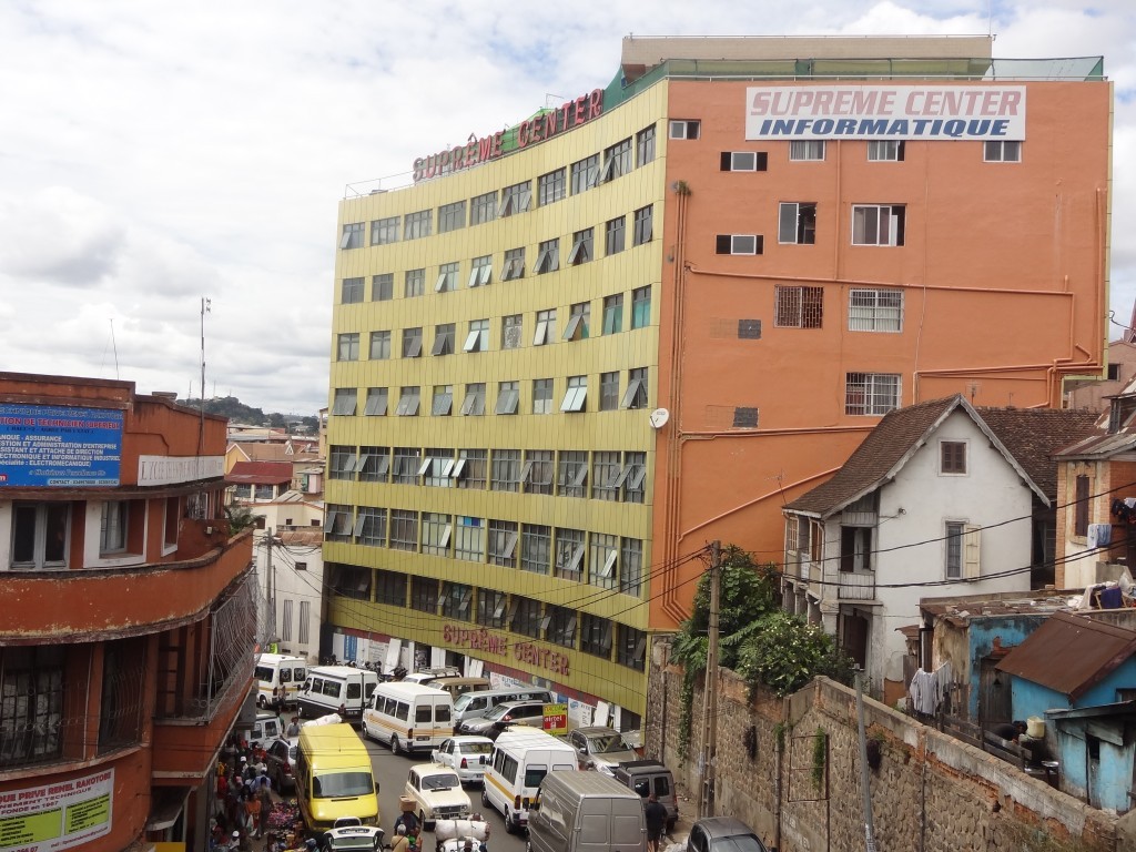 Suprême center : ordinateur portable à Antananarivo