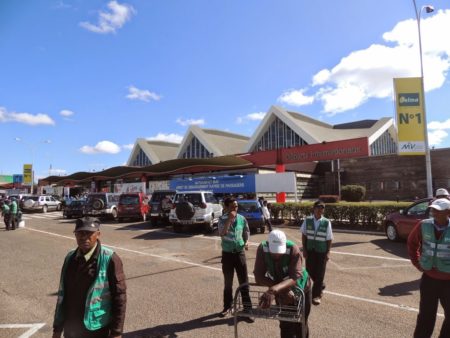 Aéroport Antananarivo, porteurs