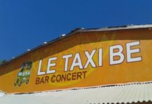 Devanture du Taxi Be à Majunga